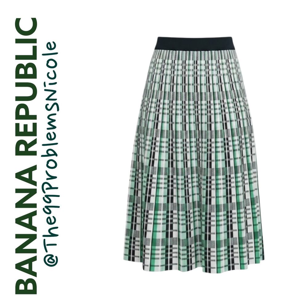 Banana Republic Pleated Sweater Skirt